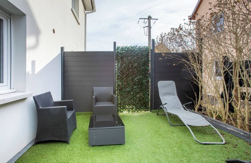 Muntzenheim Apartment | ESPLANADE LovelyRoom SPA, SAUNA, CINEMA