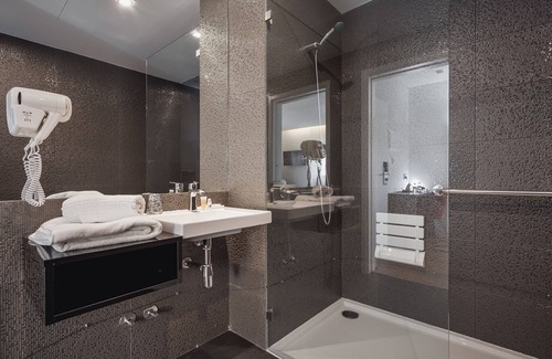 Fatima Hotel | Essence Inn Marianos