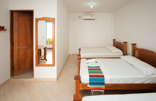 Covenas Hotel | Estándar Múltiple Con Balcón En Coveñas Cerca A La Playa