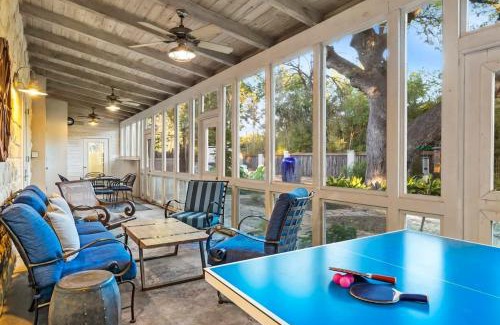Fredericksburg House | Estancia - Pool Hot Tub Ping Pong