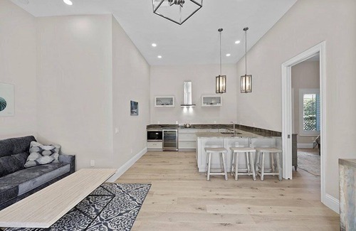 Pine Ridge House | Estate Home on sprawling 1.5-acre lot in the coveted Pine Ridge Estates