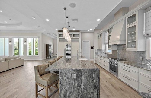 Pine Ridge House | Estate Home on sprawling 1.5-acre lot in the coveted Pine Ridge Estates