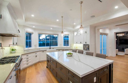 Tarzana House | Estate with 5 bedrooms in charming Tarzana Los Angeles