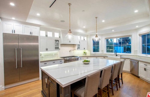 Tarzana House | Estate with 5 bedrooms in charming Tarzana Los Angeles