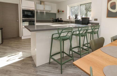 Lelant House | ESTUARY WATCH, family friendly, luxury holiday cottage in Carbis Bay