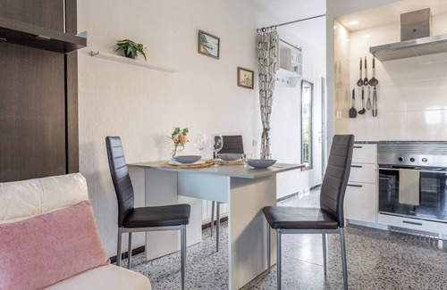 L'Escala Apartment | Estudio Piña Colada Pax. 3