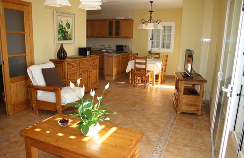 San Antonio Bay Villa | ET-0301-E Villa With Private Pool, BBQ Area, Wifi, Air-conditioning.