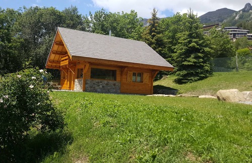Saint-Michel-de-Chaillol Ski Chalet | ETERLOU chalet in solid wood, on the ski slopes, facing south