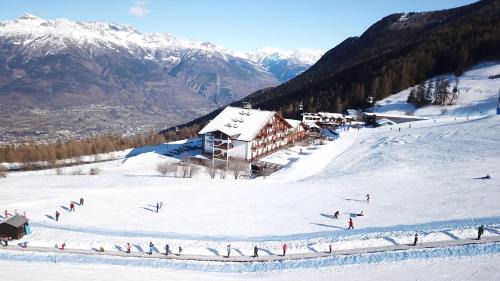 Plein Soleil Hotel | Etoile De Neige