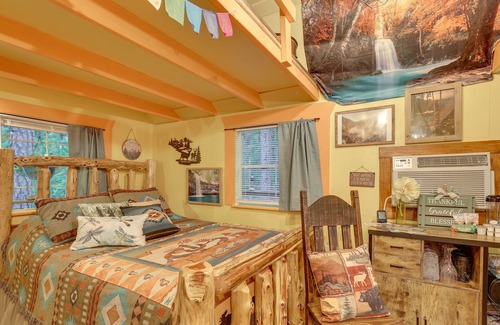 Eureka Springs Cabin | Eureka Springs Cabin: Gas Grill + Lake Access!