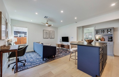 Windsor Park House | Euro-inspired 1-br cottage with AC, w/d, private fenced yard in central Austin