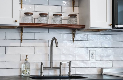 Windsor Park House | Euro-inspired 1-br cottage with AC, w/d, private fenced yard in central Austin