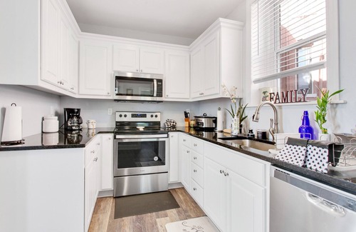 Northeast Kansas City House | European Charm 1870'S Brick House Minutes to Downtown ,