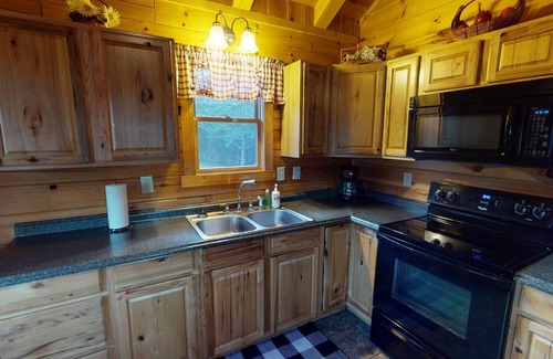 Logan Cabin | Evening Star Cabins, Secluded and peaceful in charming Hocking Hills
