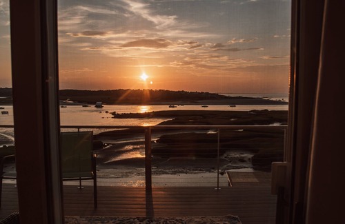 Gloucester House | Evensong: Oceanview Retreat with Dock
