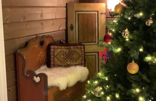 Hundorp House | Eventyrlig Tømmerhytte på Gårdstun
