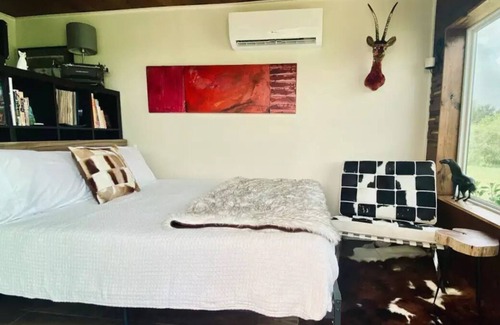 Bastrop County Cabin | Ever wanted to stay in some Containers? Here is your chance!