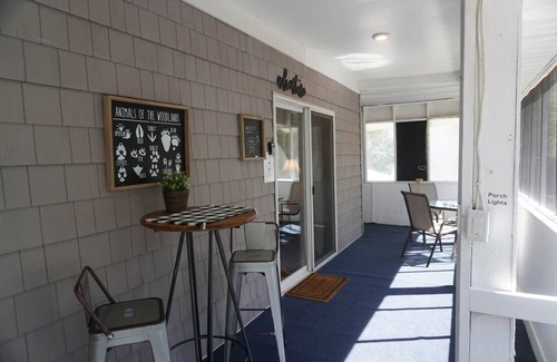 Montello Apartment | Evergreen Farm 20 Acres+Goats, Eggs, Arcade Games