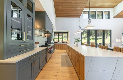 Truckee House | Everlasting at Martis Camp by Tahoe Getaways - 5BR Luxury Monthly Rental w Hot Tub & A/C