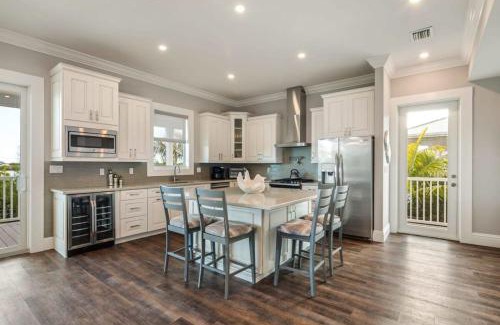 Key West House | Evershore House -Pool, Parking, Dock!