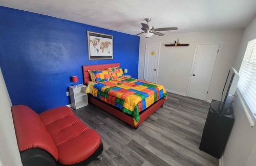 Cypress Gardens House | Everything is Awesome at this Lego Themed Pool House 4/2, 1 Mile From Legoland