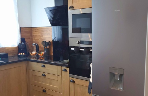 Evreux Apartment | 🏡 Evreux Central Lodge - Netflix - Wifi Fiber - Near train station & city center