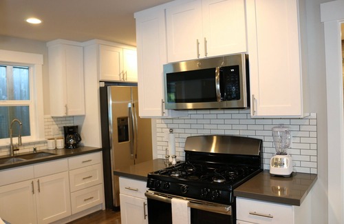Silver Lake House | Excape to the lake! Just 20 Miles to Seattle- Fresh Remodel