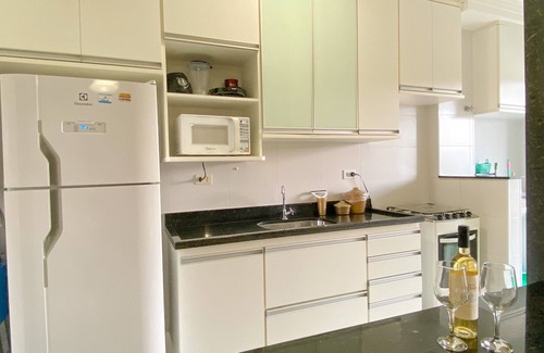 Toninhas Apartment | EXCELLENT APARTMENT, SEA VIEW, TWO PARKING SPACES, ABSOLUTE HYGIENE, WE HAVE OTHER OPTIONS.