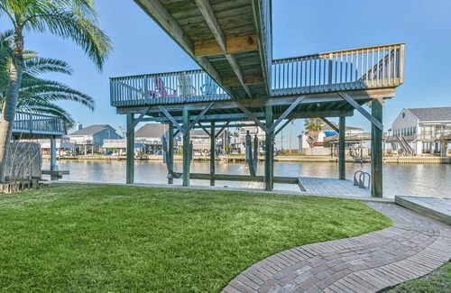 Jamaica Beach House | EXCELLENT fishing Kayaks 3/2.5 house on Main Canal