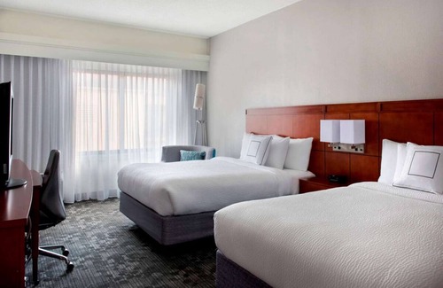 Middletown Hotel | Excellent Pick! Indoor and Outdoor Swimming Pools! Pets are Welcomed!