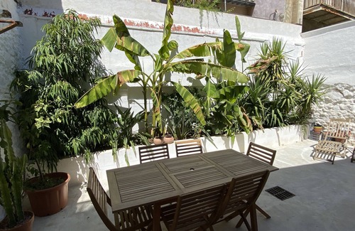 Le Camas Apartment | Exceptional 180 m2 loft with patio and terrace in the Plaine district