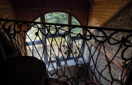 Weibern House | Exceptional old barn converted by an artist