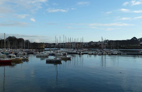 Concarneau Apartment | EXCEPTIONAL view of the marina and Ville Close, Center Ville, T2 *