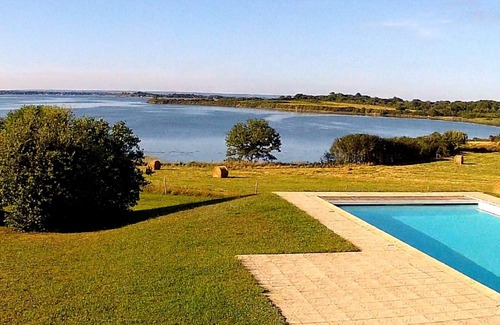 Sarzeau House | exceptional view on the Gulf of Morbihan private heated pool