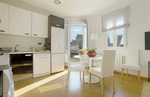 Atocha Apartment | Exclusive 2 bedrooms penthouse with private terrace next to Atocha station. Reina Sofia Terrace