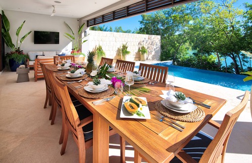 Montego Bay Villa | EXCLUSIVE 4BR DESIGNER WATERFRONT VILLA CHEF POOL BEACH ACCESS PICKLEBALL GYM