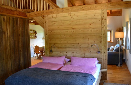Wackersberg Apartment | Exclusive and spacious vacation with a panoramic mountain view