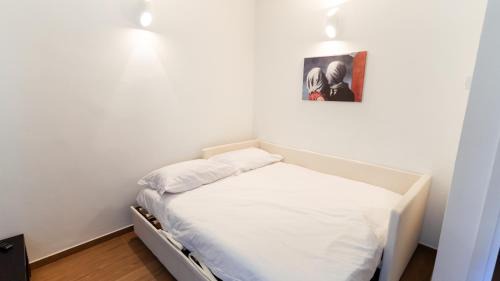 Lecco Apartment | Exclusive apartment - Magritte Style