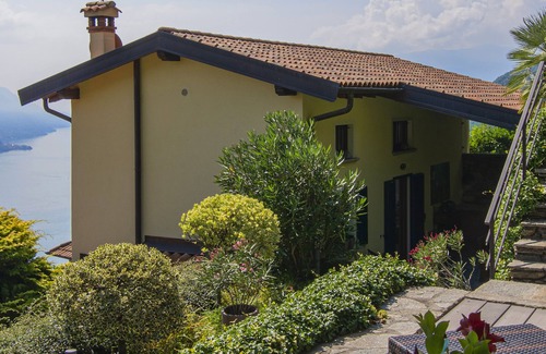 Semnago Villa | Exclusive country house with beautiful garden and breathtaking views