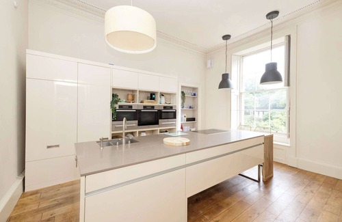 Bonnington Apartment | Exclusive House with Free Parking