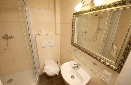 Gohren Apartment | Exclusive, near the beach apartment on the property of the beach villa Rheingold