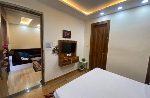 Allahabad Bed & Breakfast | Exclusive premium 2-bedroom in Prayagraj with AC, WiFi