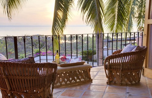 South Shore Hotel Area Villa | Exclusive Private 3 Bedroom Villa with Heated Pool, Hot Tub