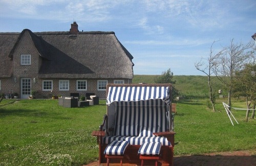 Dagebuell Apartment | Exclusive, spacious apartment in the thatched house built in 1840 restored in 2010