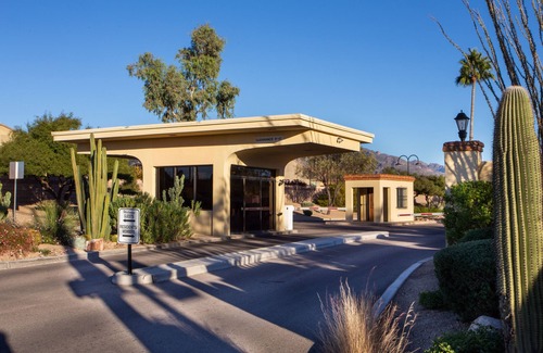 Casas Adobes House | Exclusive Tucson Omni