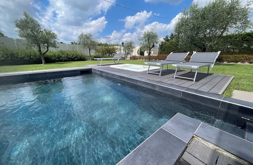 Altopascio Villa | Exclusive Tuscan Villa with Black Pool & Jacuzzi