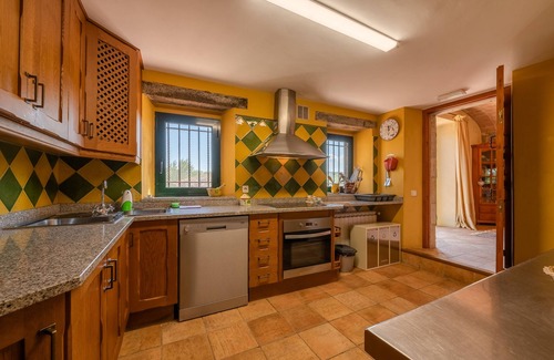 Palau de Santa Eulalia Cottage | Exclusive villa with pool, barbecue and near the river. Ideal for families