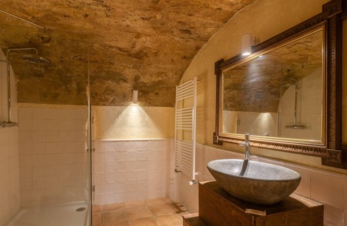 Palau de Santa Eulalia Cottage | Exclusive villa with pool, barbecue and near the river. Ideal for families