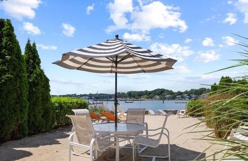 Branford House | Exclusive Weekend Fall Sale here Waterfront Beach Home🏖️Hot Tub+Stunning Views