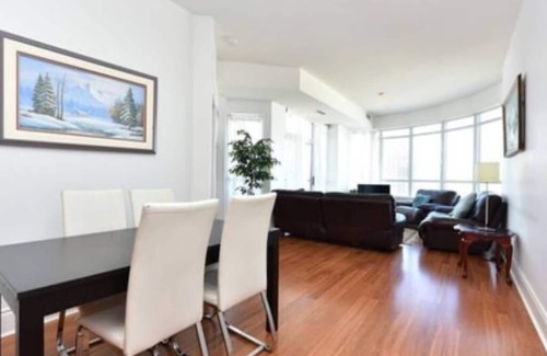 Downtown Mississauga Condo | EXECUTIVE 2 BEDROOM 2 BATH CONDO SQUARE ONE